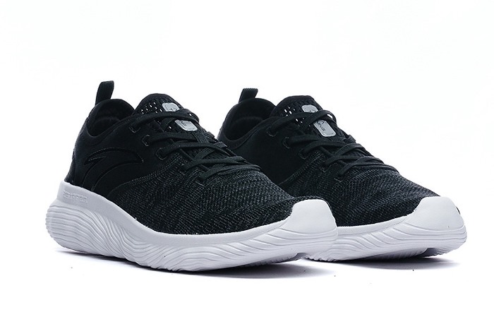 Thấy đôi giày đen đánh ngay 33, 45, 67, 89, 06, 24