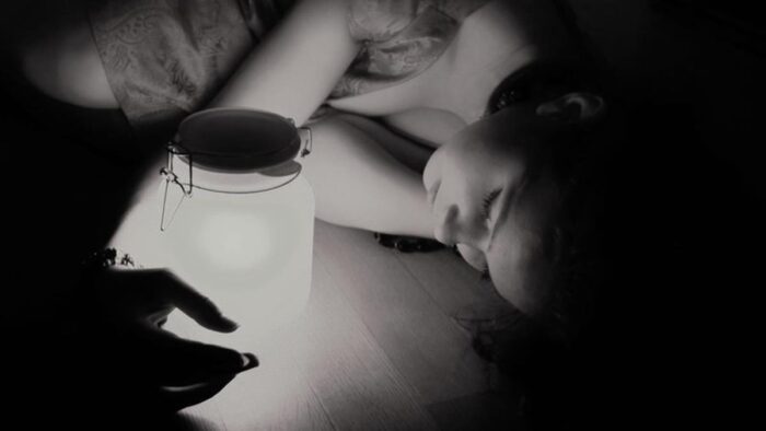 Mơ thấy người chết đánh con gì