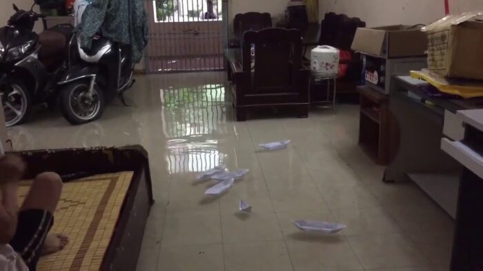 Mơ thấy nước vào nhà